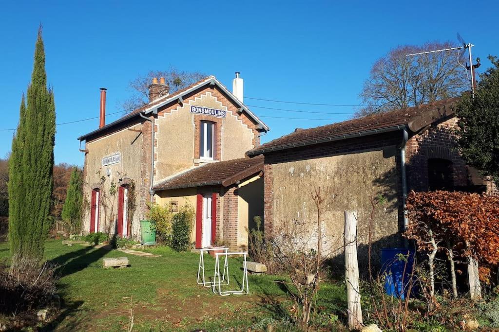 Charmante Ancienne Gare Halte Relais Bonsmoulins Eksteriør bilde